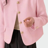 Elegantse joonega bleiser