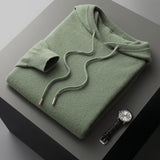 DUMONT LYON | MEESTELE PEHME JA ELEGANTNE KAPUUTSWEATER