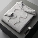 DUMONT LYON | MEESTELE PEHME JA ELEGANTNE KAPUUTSWEATER