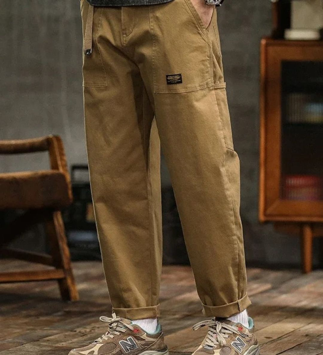 VALMONT ATELIER Signature-Klassikalised Cargo-Püksid Kaasaegse Rafineeritusega